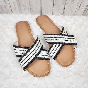 Old Navy Cross Band Sandals Black and White Size 10
